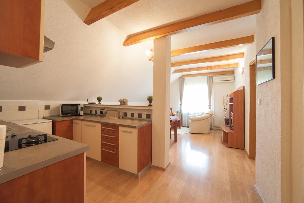 Apartmant & Room Bruna Дрежник Град Экстерьер фото